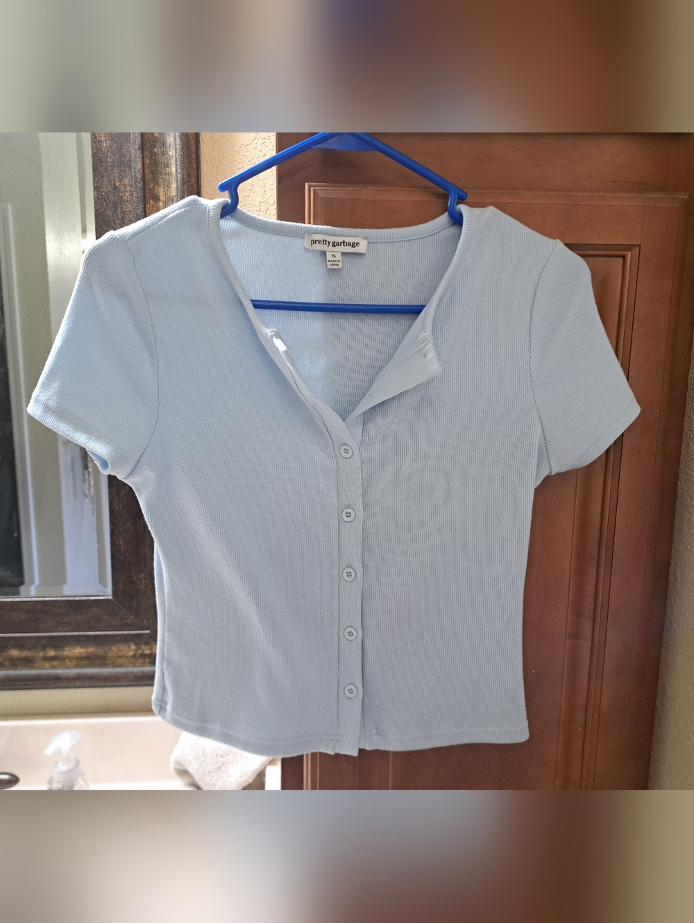 Women's Pretty Garbage Light Blue Ribbed Button-Front Short Sleeve Top Size S